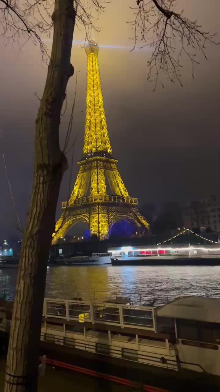 @Elodie