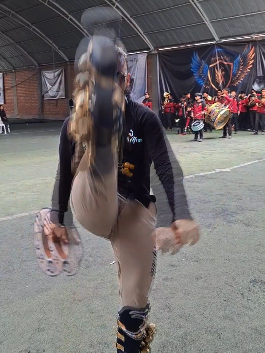 @HenryMora.ChamoCaporal