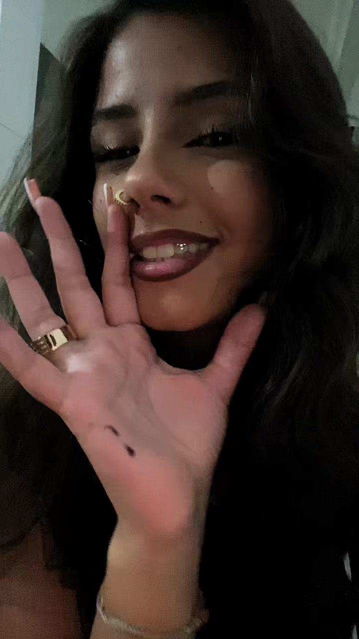 @laviniaaroux