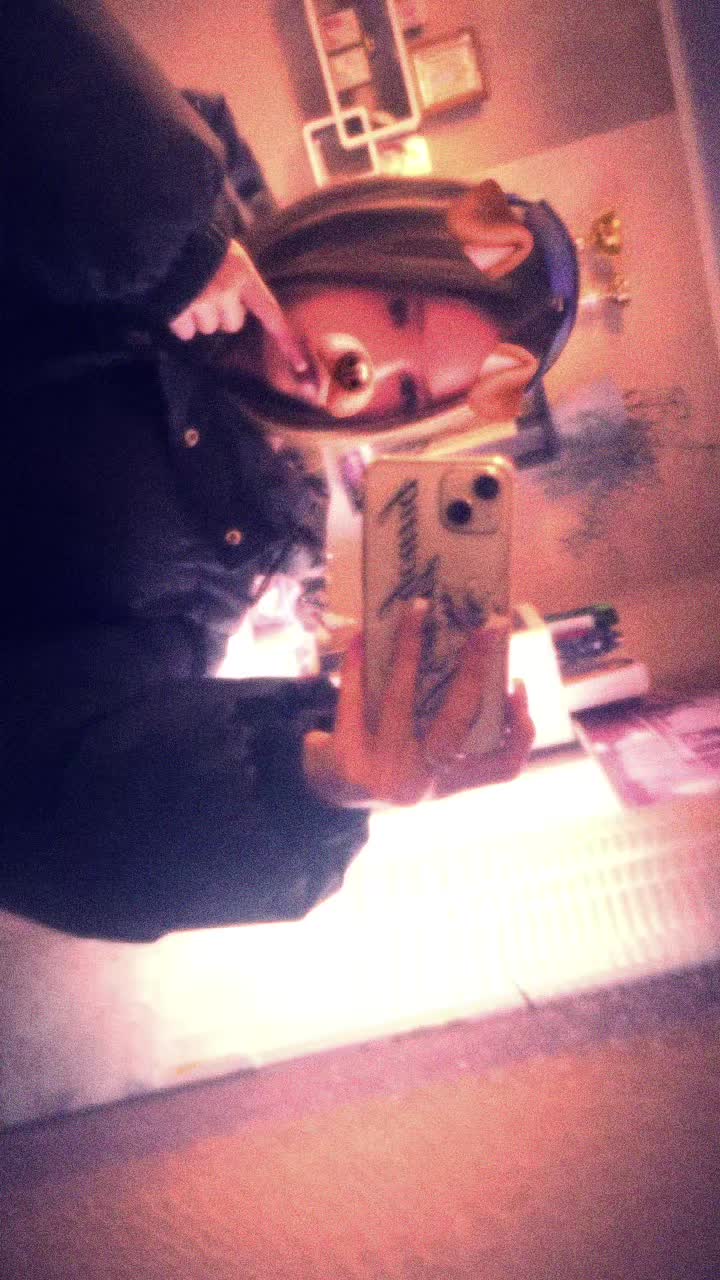 @nikasx🪽