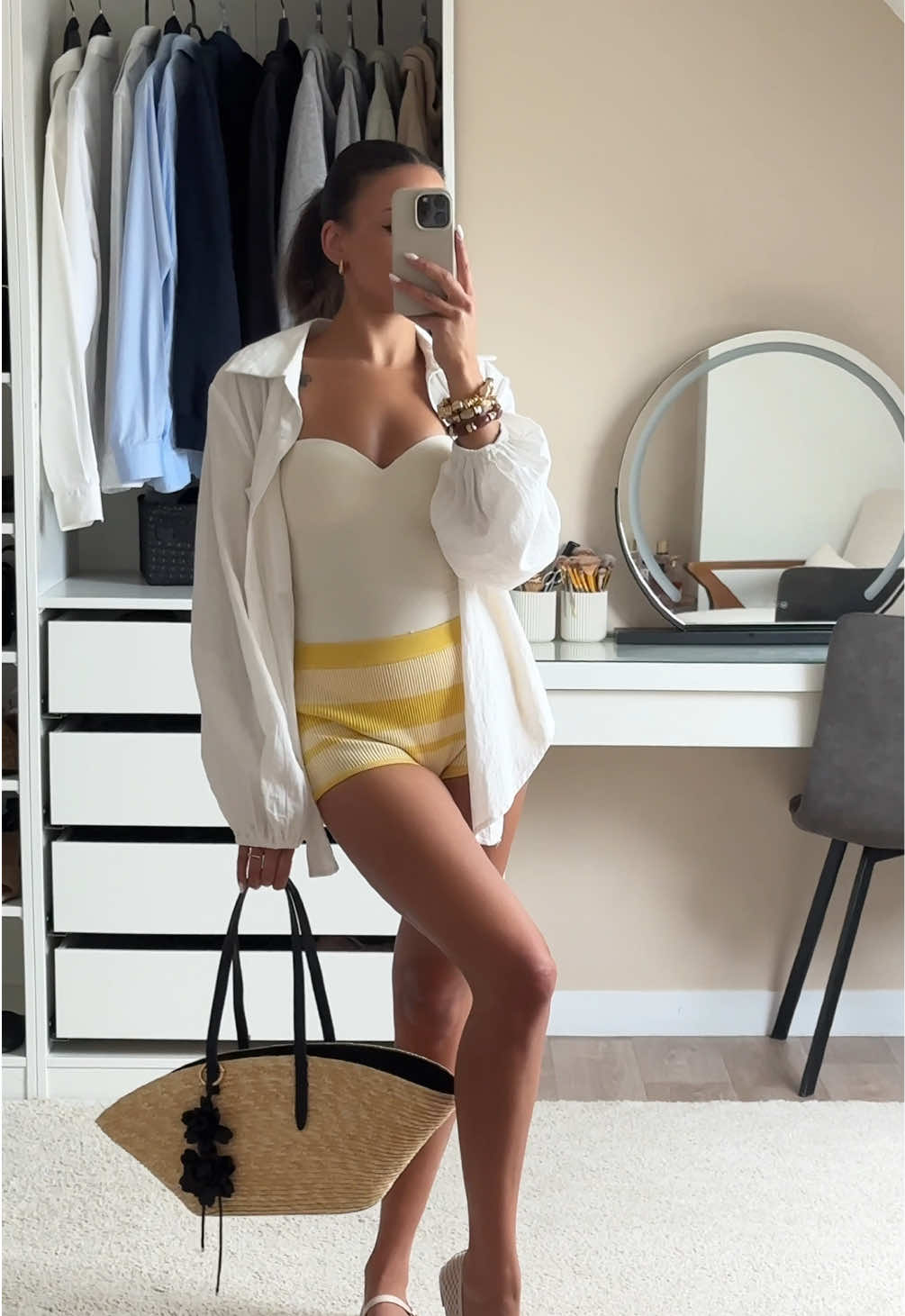 @lauragllx_