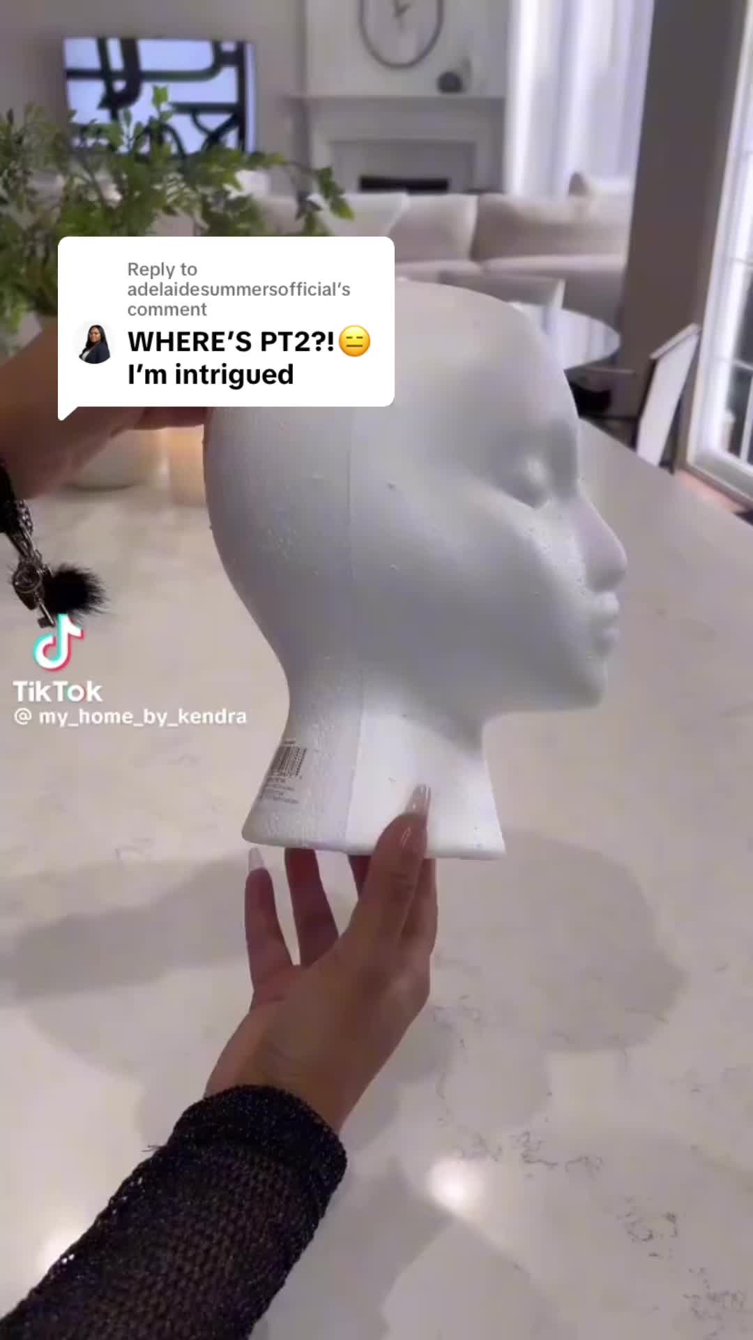 @Queen V33 Cosmetics