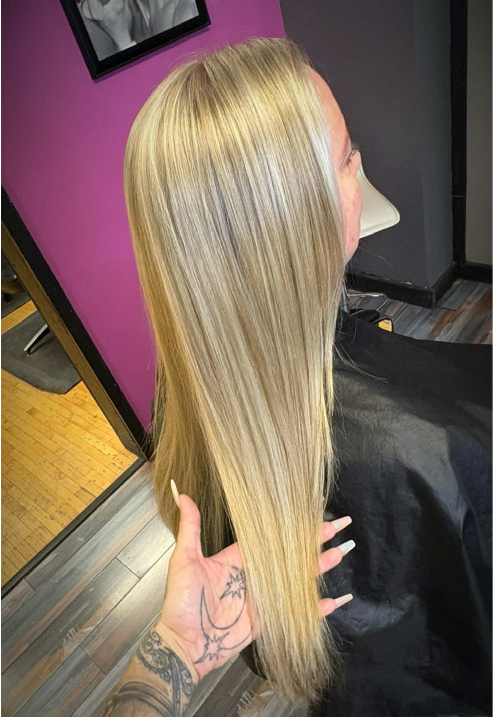@Electric Chair Salon