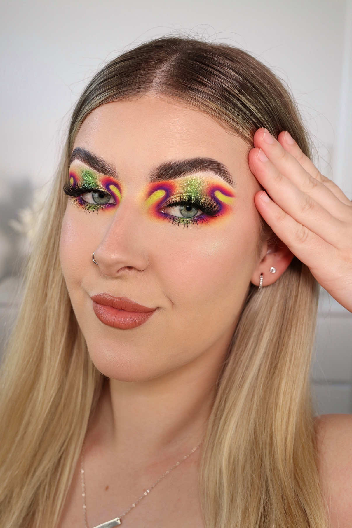 @Alix | Creative Makeup Content