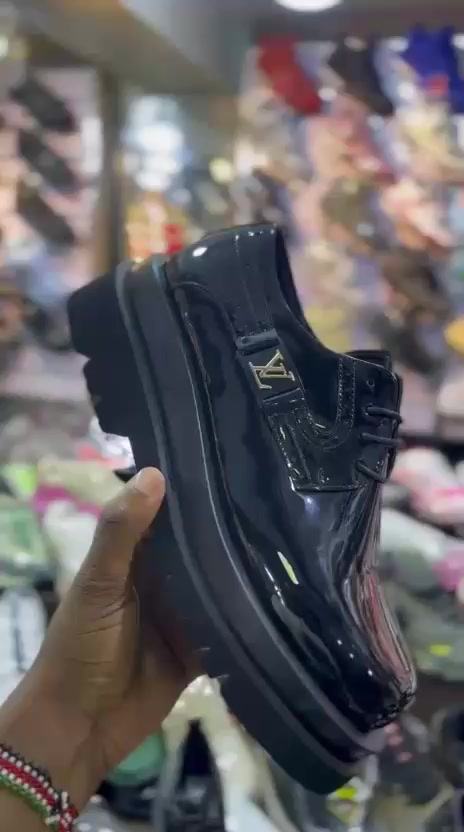 @Mr Shoe Hub Cleveton Powers