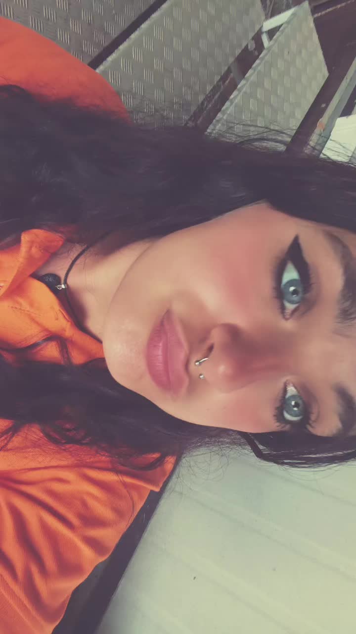 @j🌙