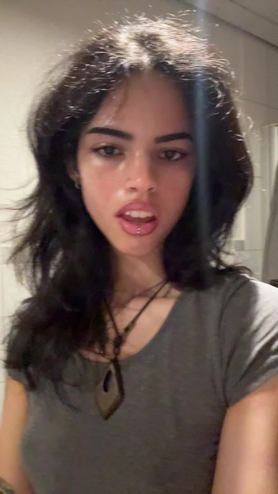 @Thaís