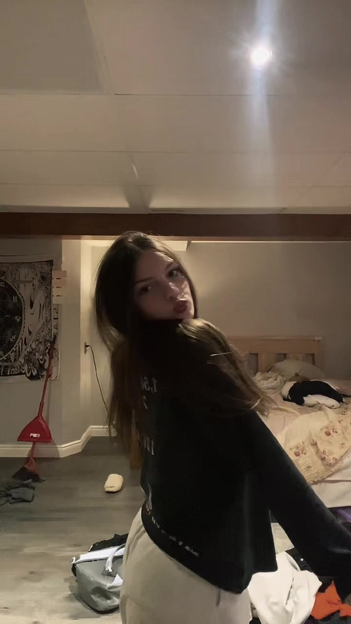 @Chlo