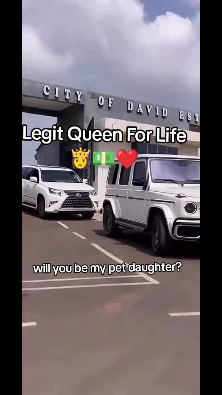 @Legit Queen 👑💵❤️🍾