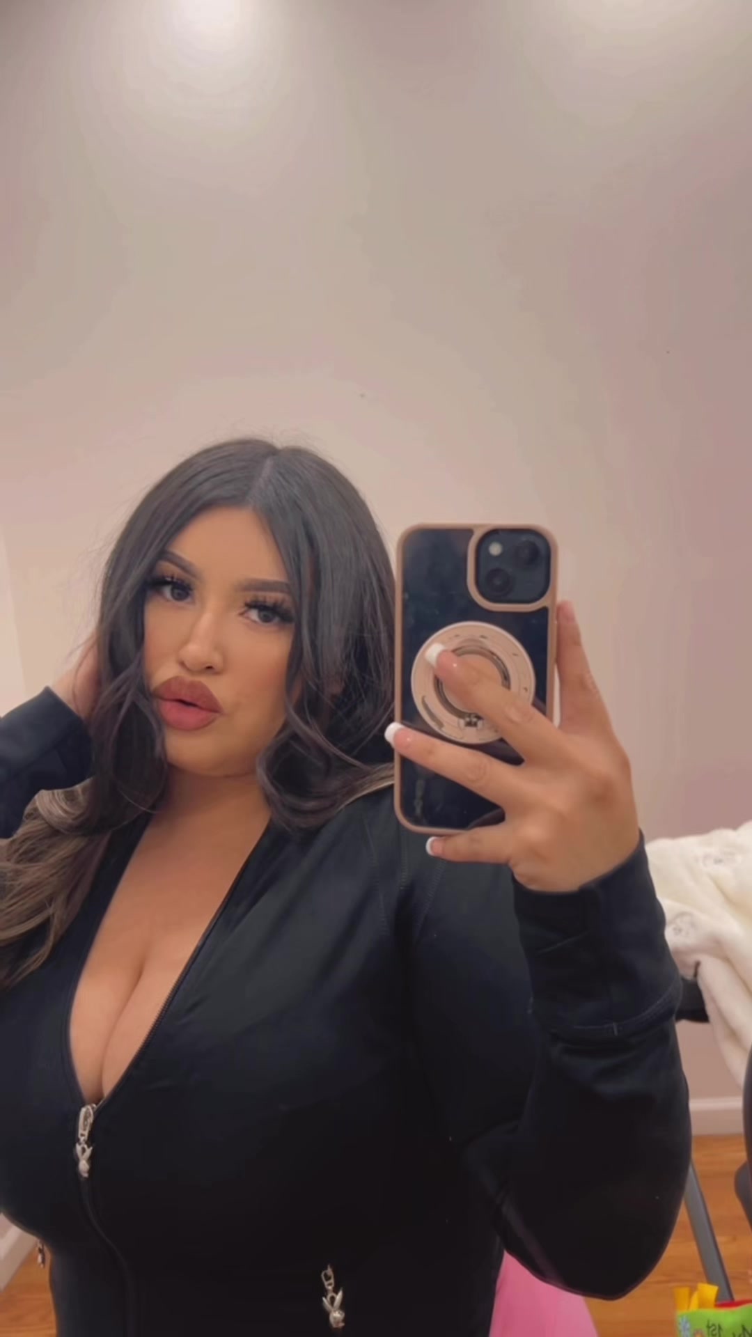 @_alondrahh_