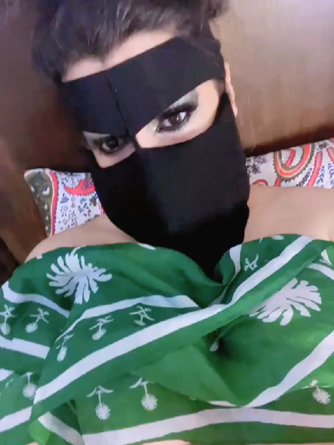 @👸مثيرة للجدل👸