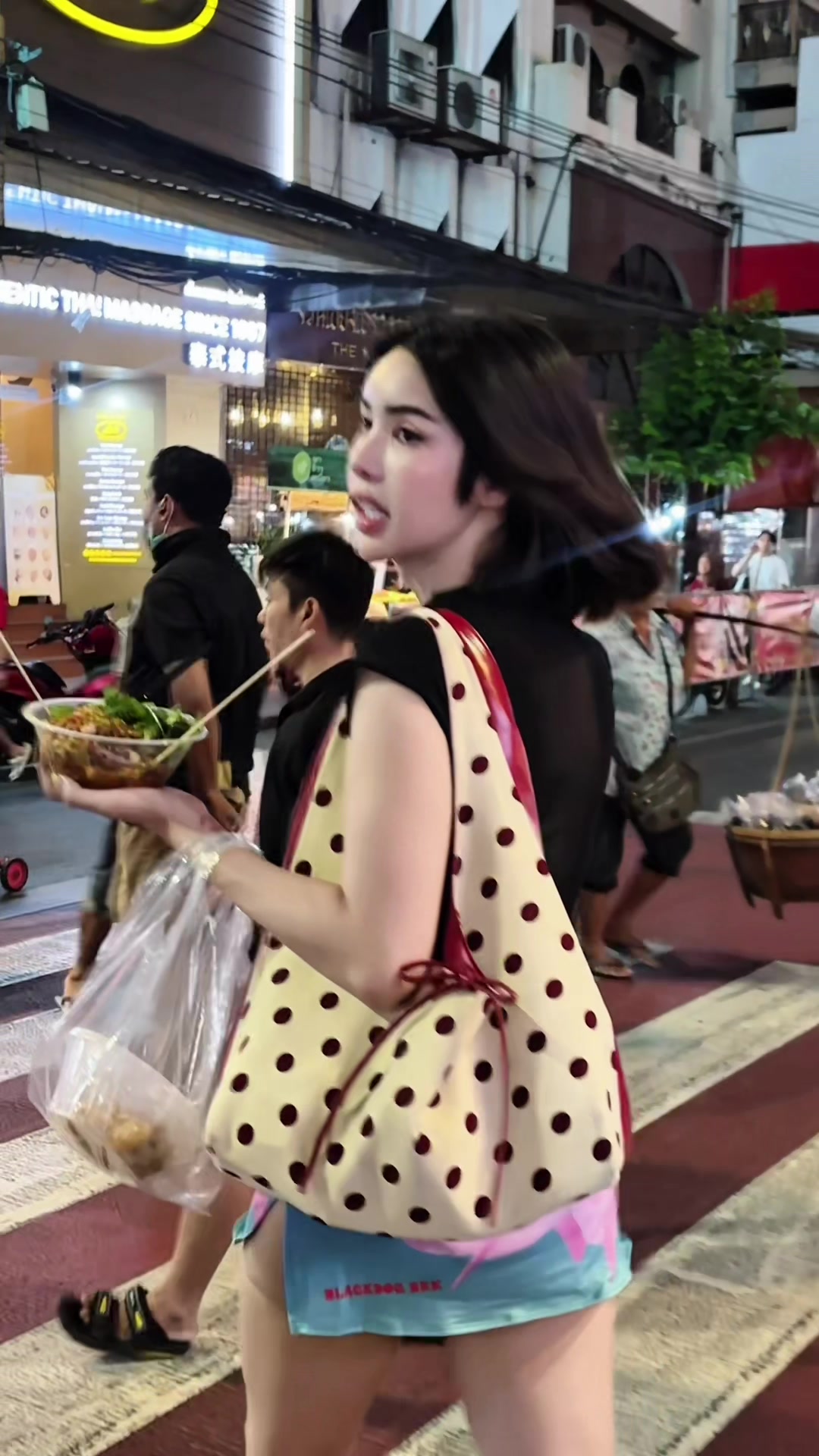 @นาราเครปกะเทย