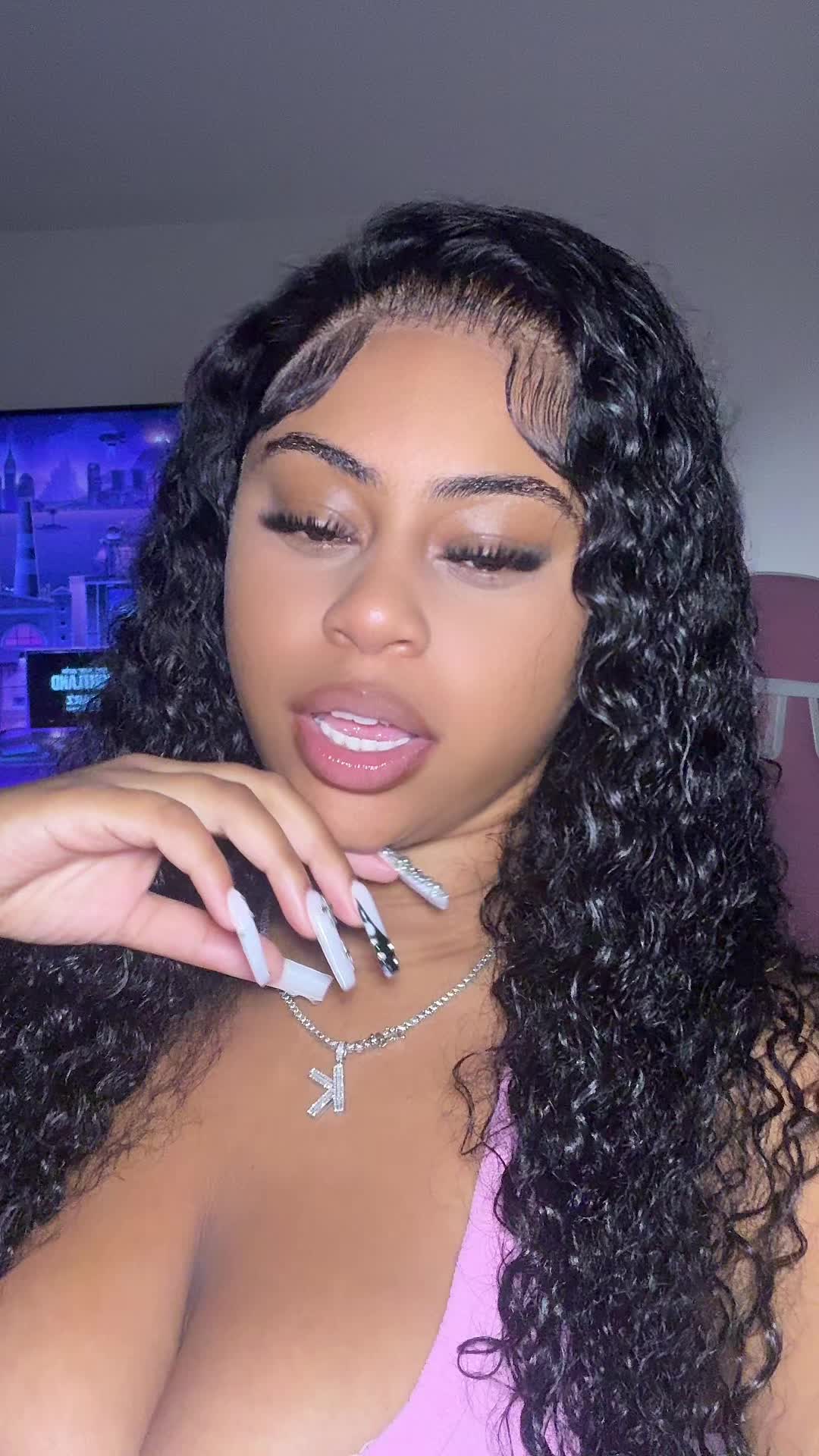 @Kaylalebomb ✨