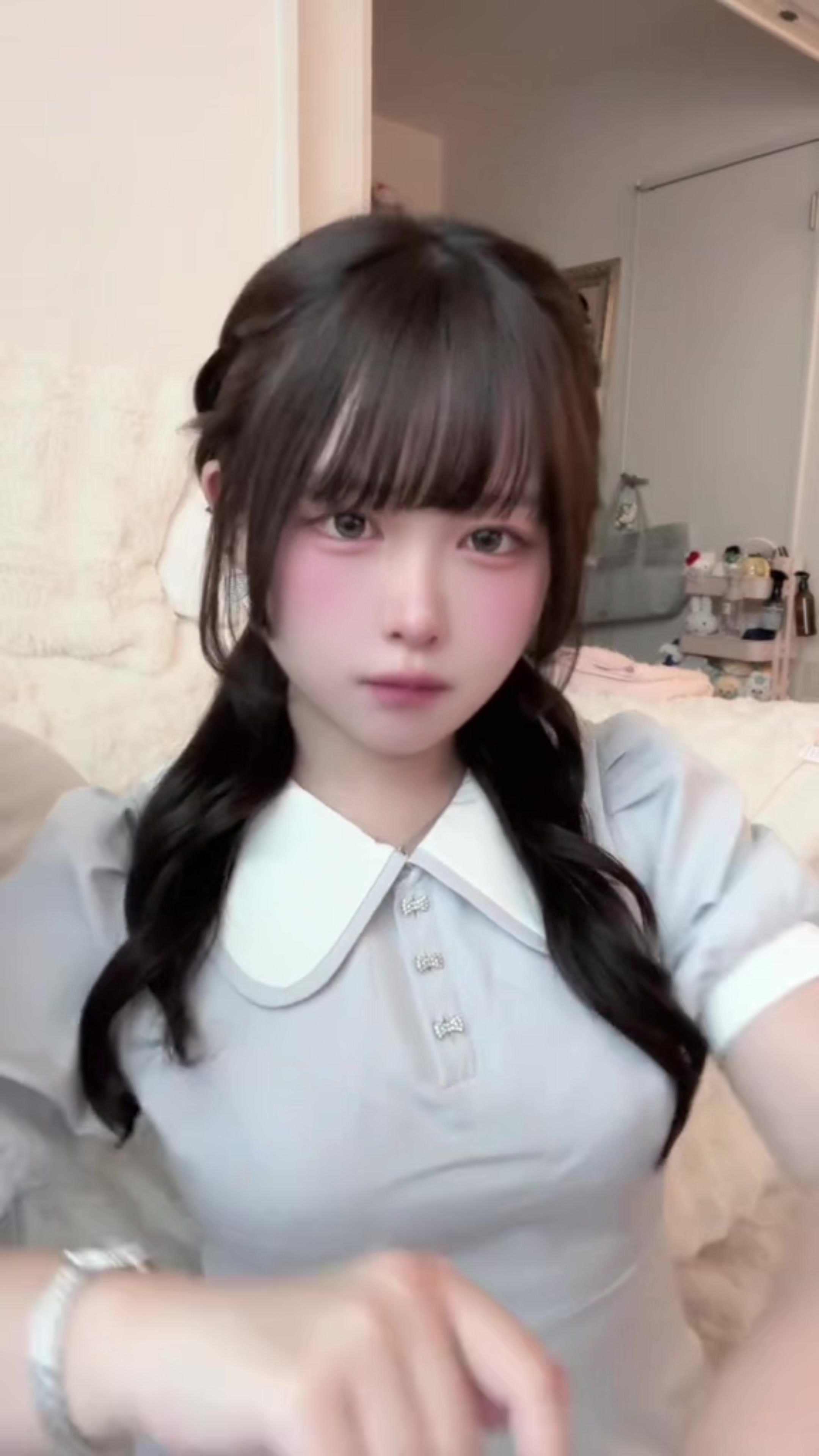 @かなで
