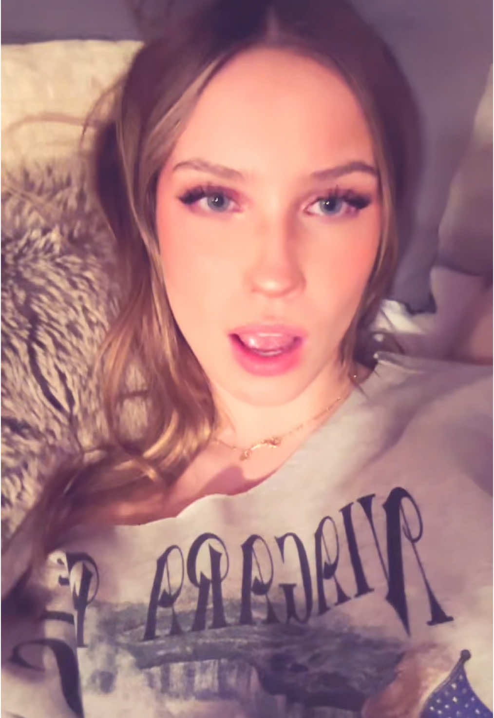 @bella