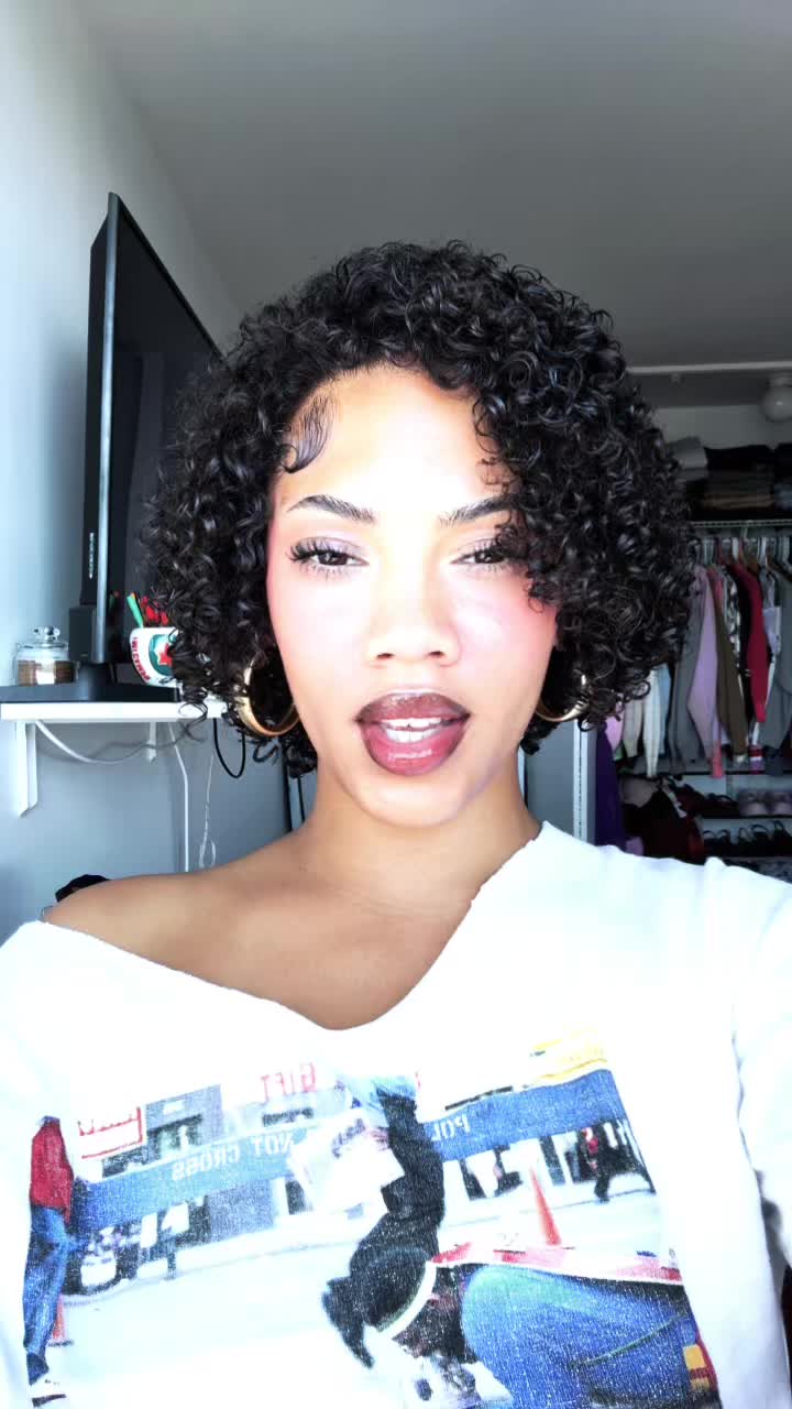 @naomi