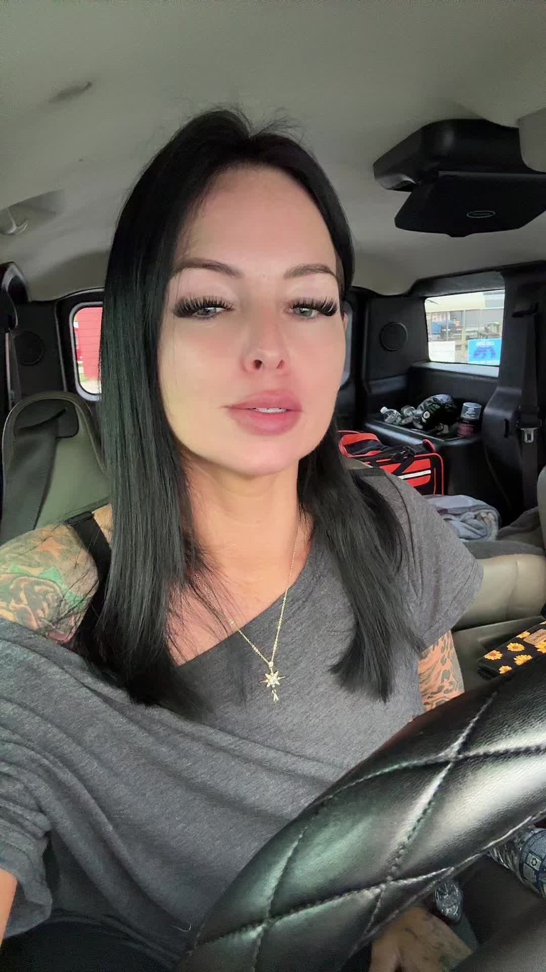 @To0thlessQueen💋
