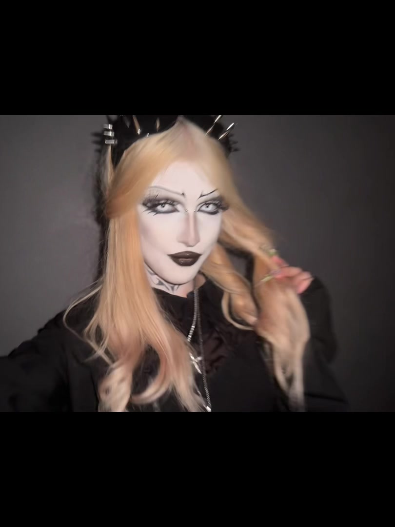 @😱