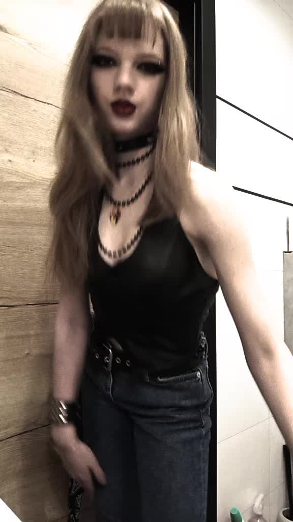 @𝔯𝔬𝔠𝔨 𝔤𝔦𝔯𝔩 🎸⭐