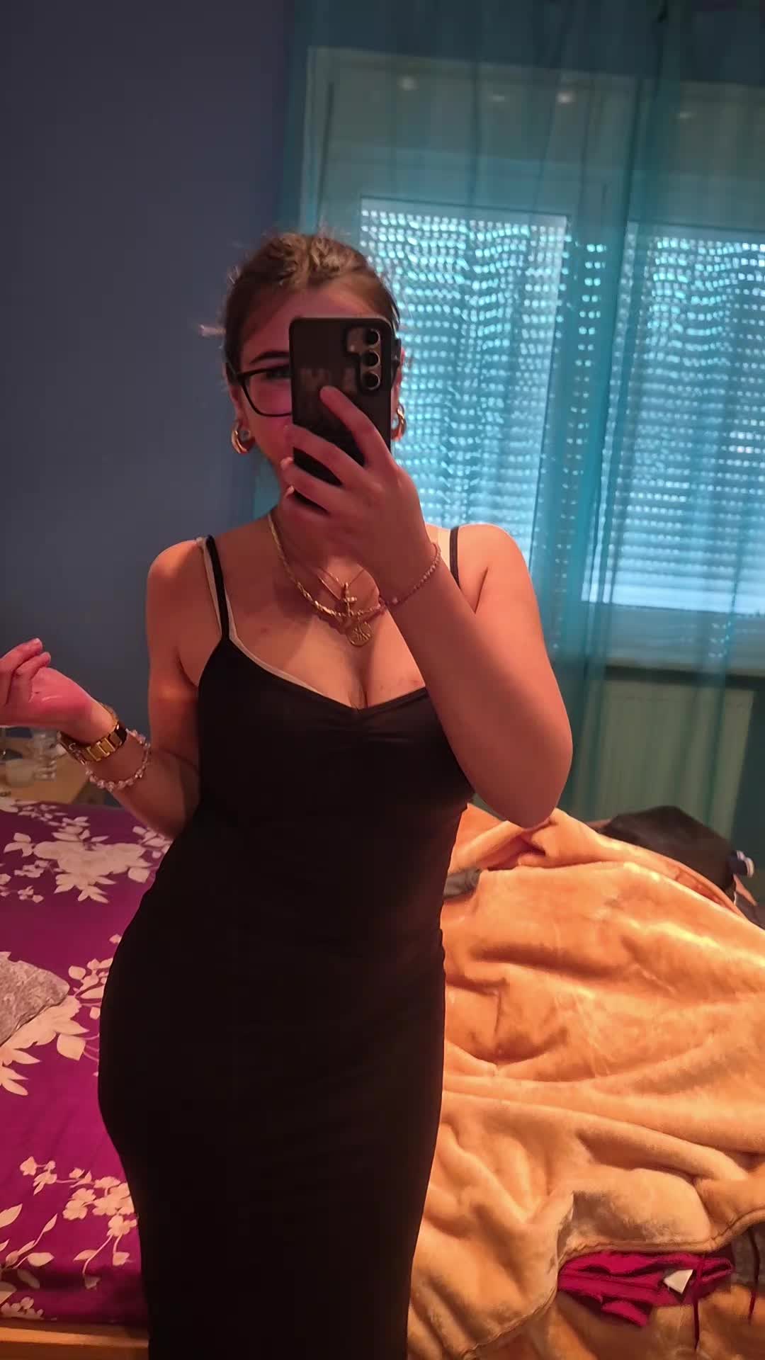 @𝒗𝒆𝒓𝒐𝒏𝒊𝒌𝒊_