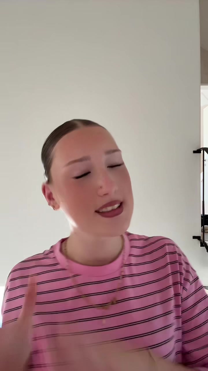@ᴘʜɪʟɪɴᴇ⋆