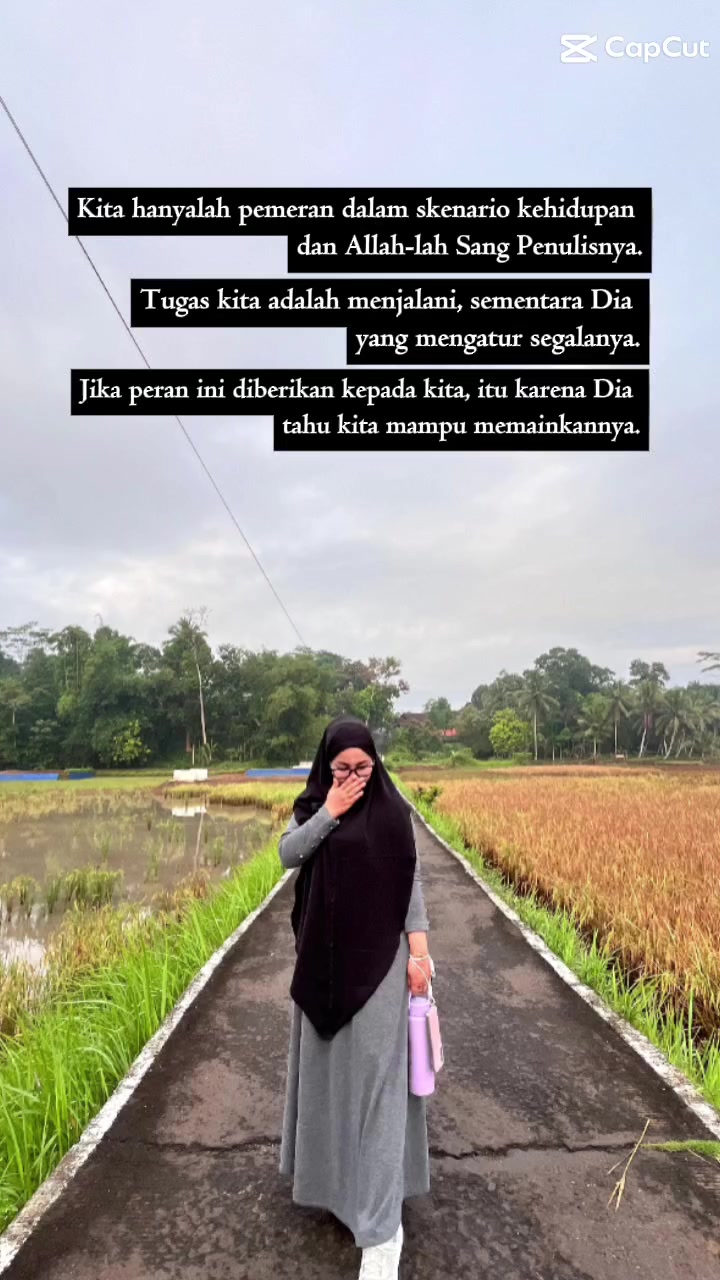 @hj dewi almira tour leader