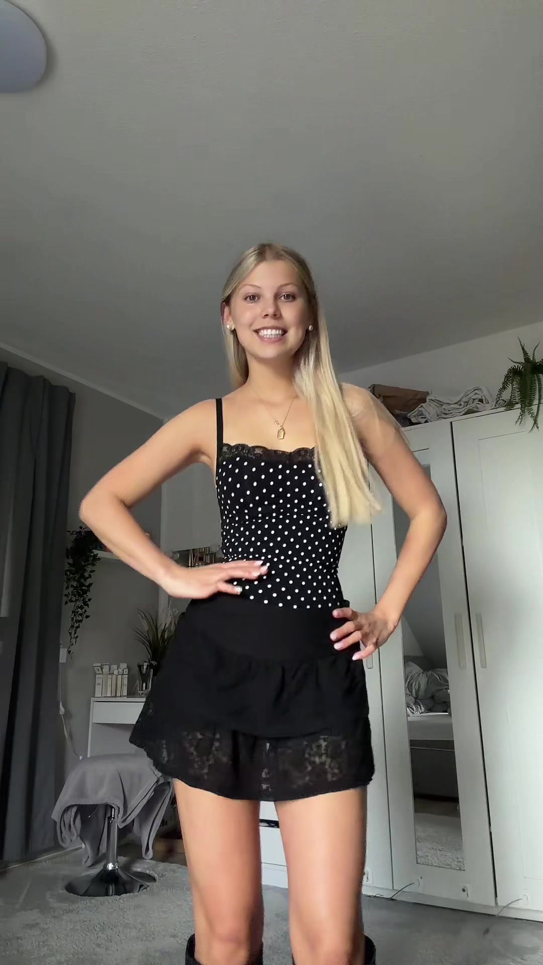 @𝘭𝘪𝘭𝘭𝘺