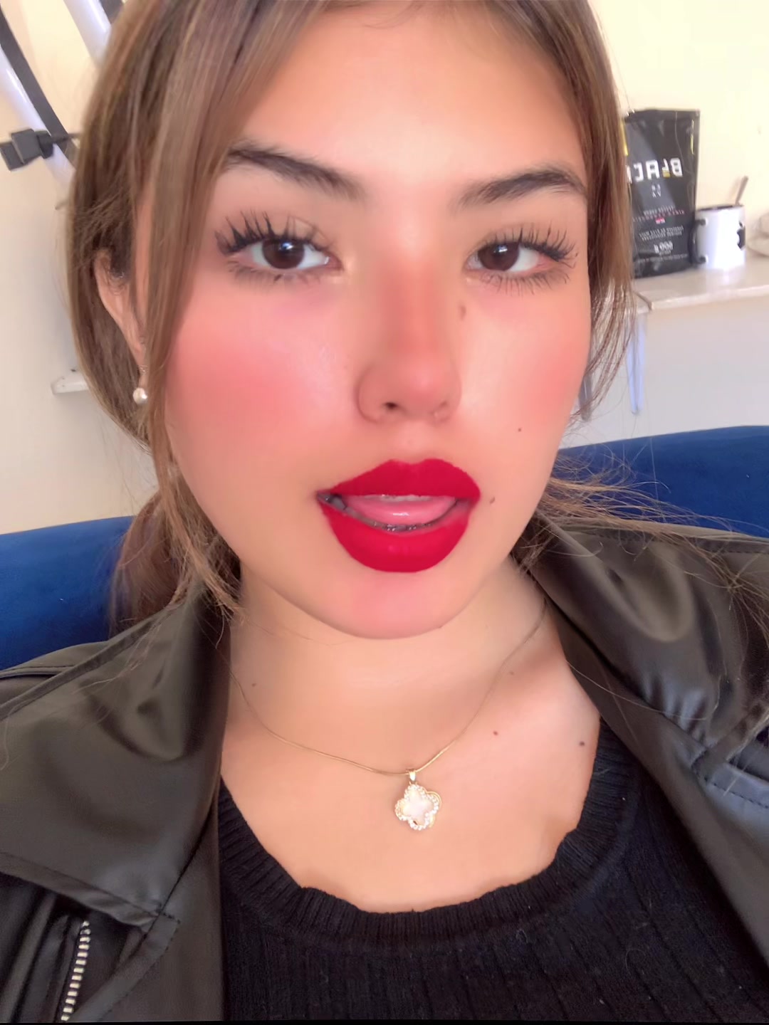 @Xia Leonela ✨