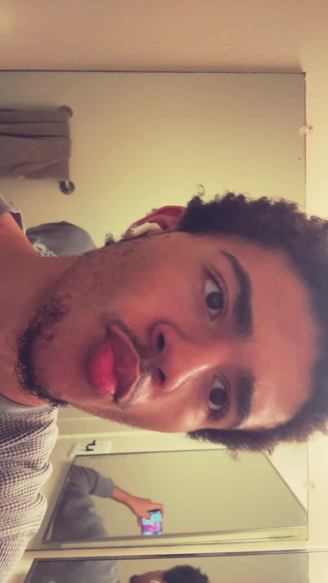 @Julianİs2bored