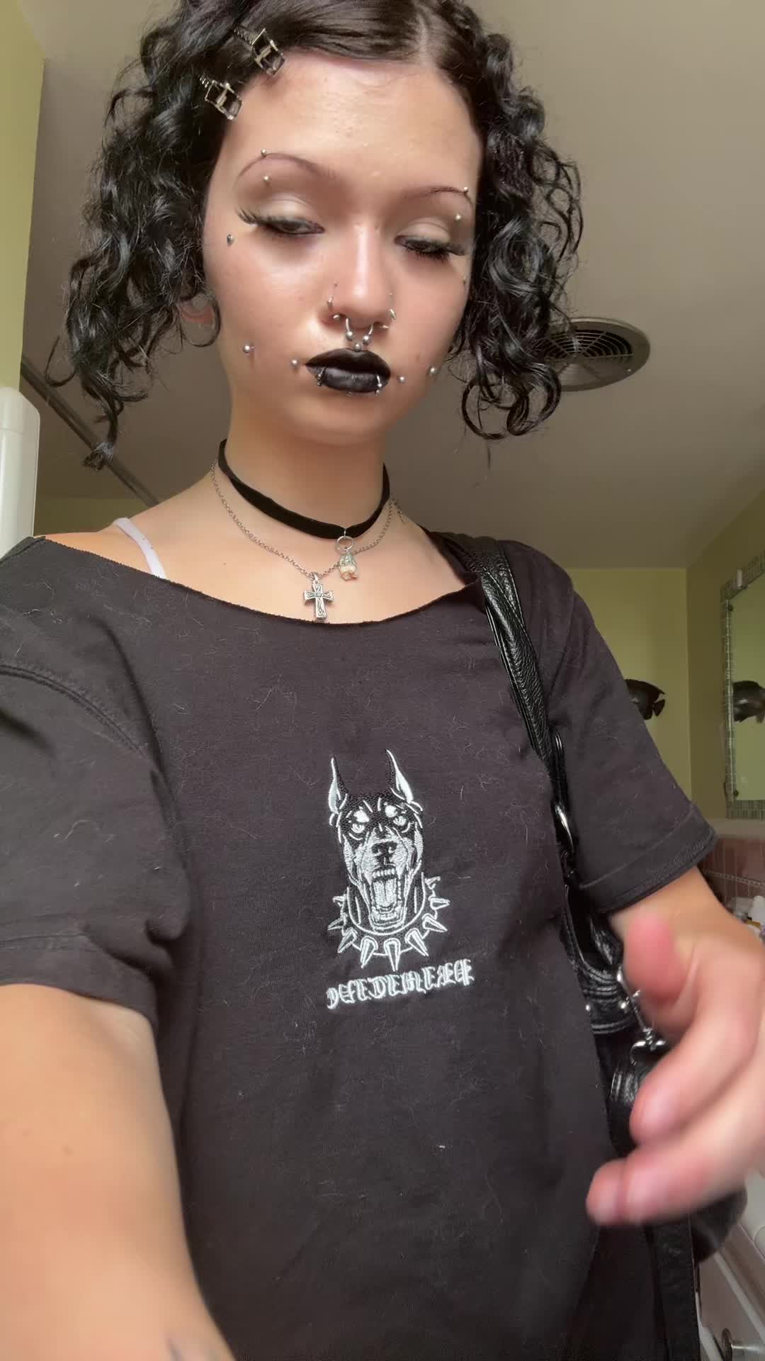 @miss.porcelain_