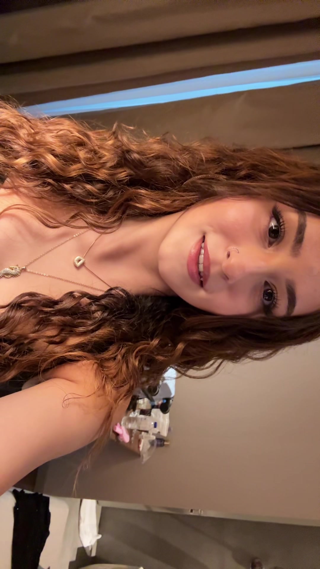 @𝐝𝐚𝐩𝐡𝐧𝐞