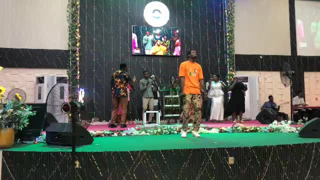 @Rom-christ 🎤🎹 .