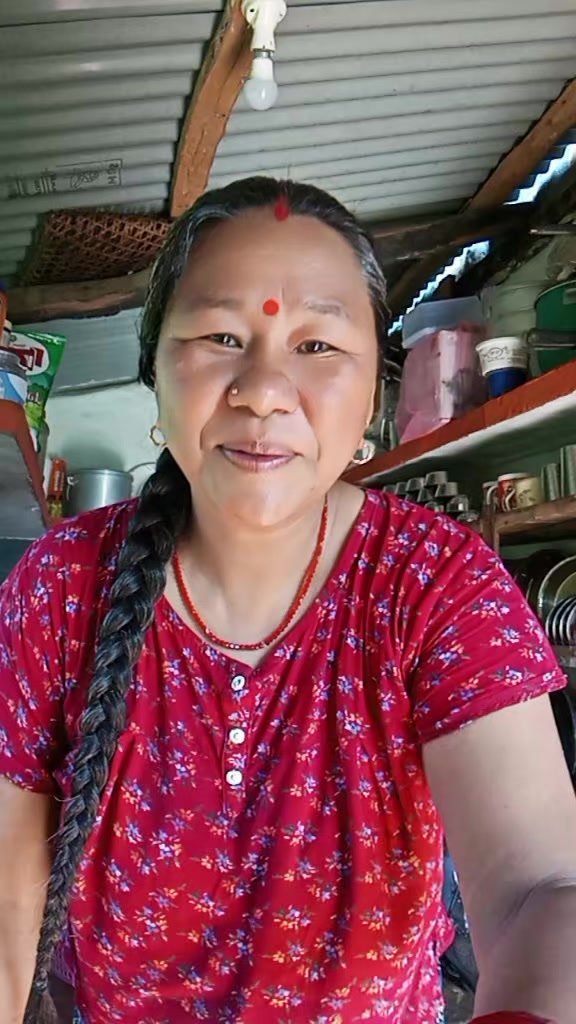 @योगिता गुरुङ