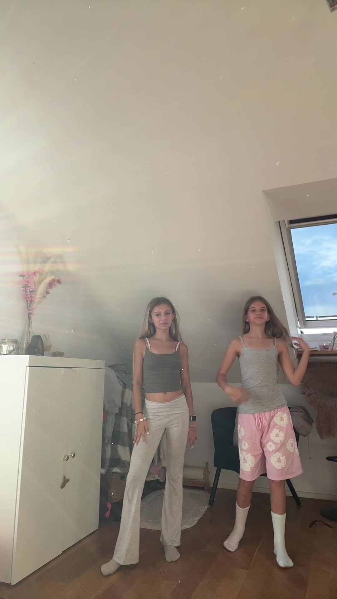 @Lyra🇹🇩🇹🇩🇹🇩