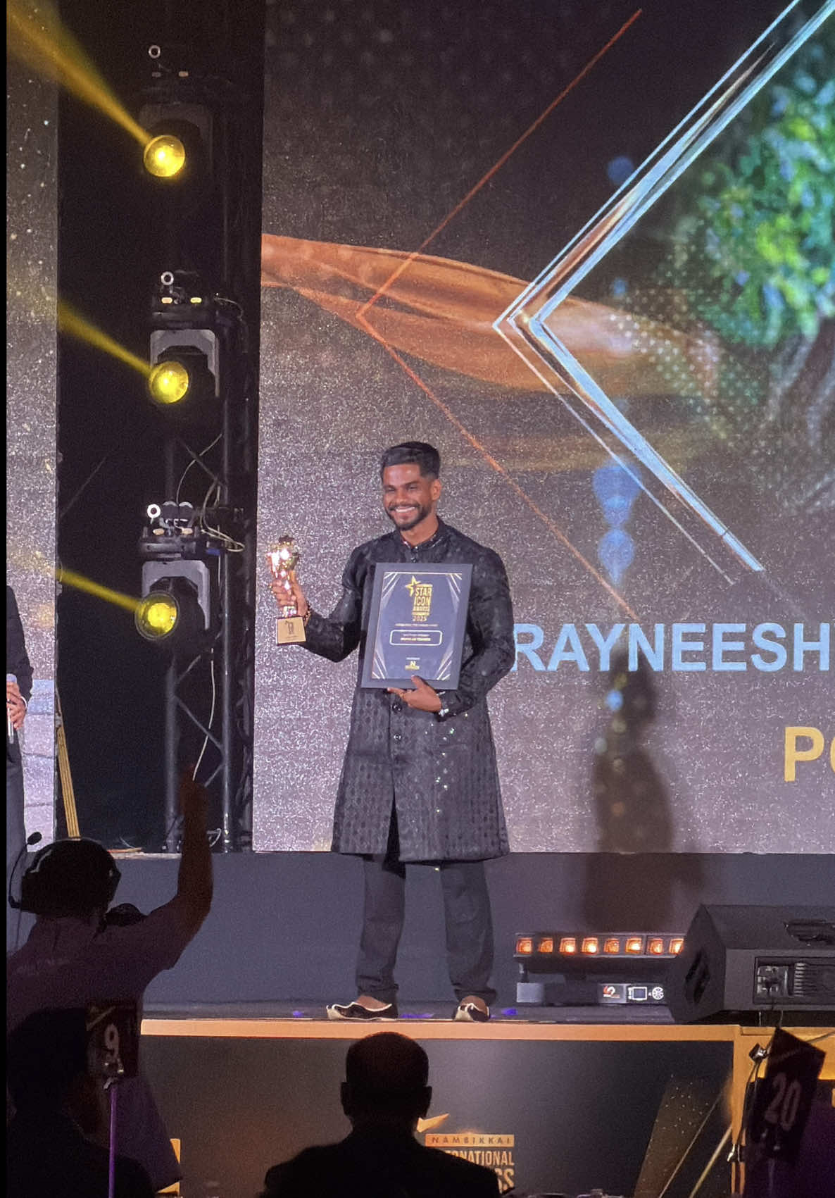 @Rayneeshwaran🤍