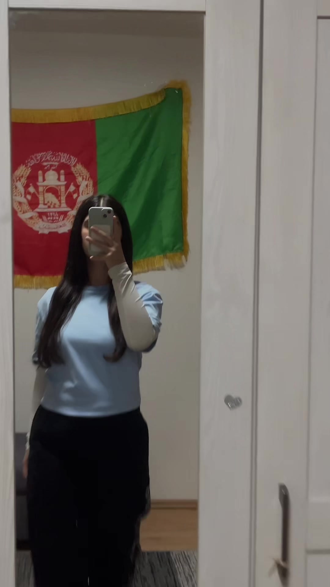 @AᖴGᕼᗩᑎ Sᗩᖇᗩᕼ ❤️🇦🇫