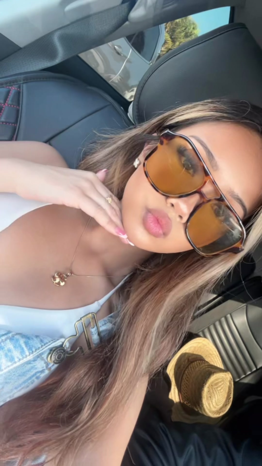 @madriennee