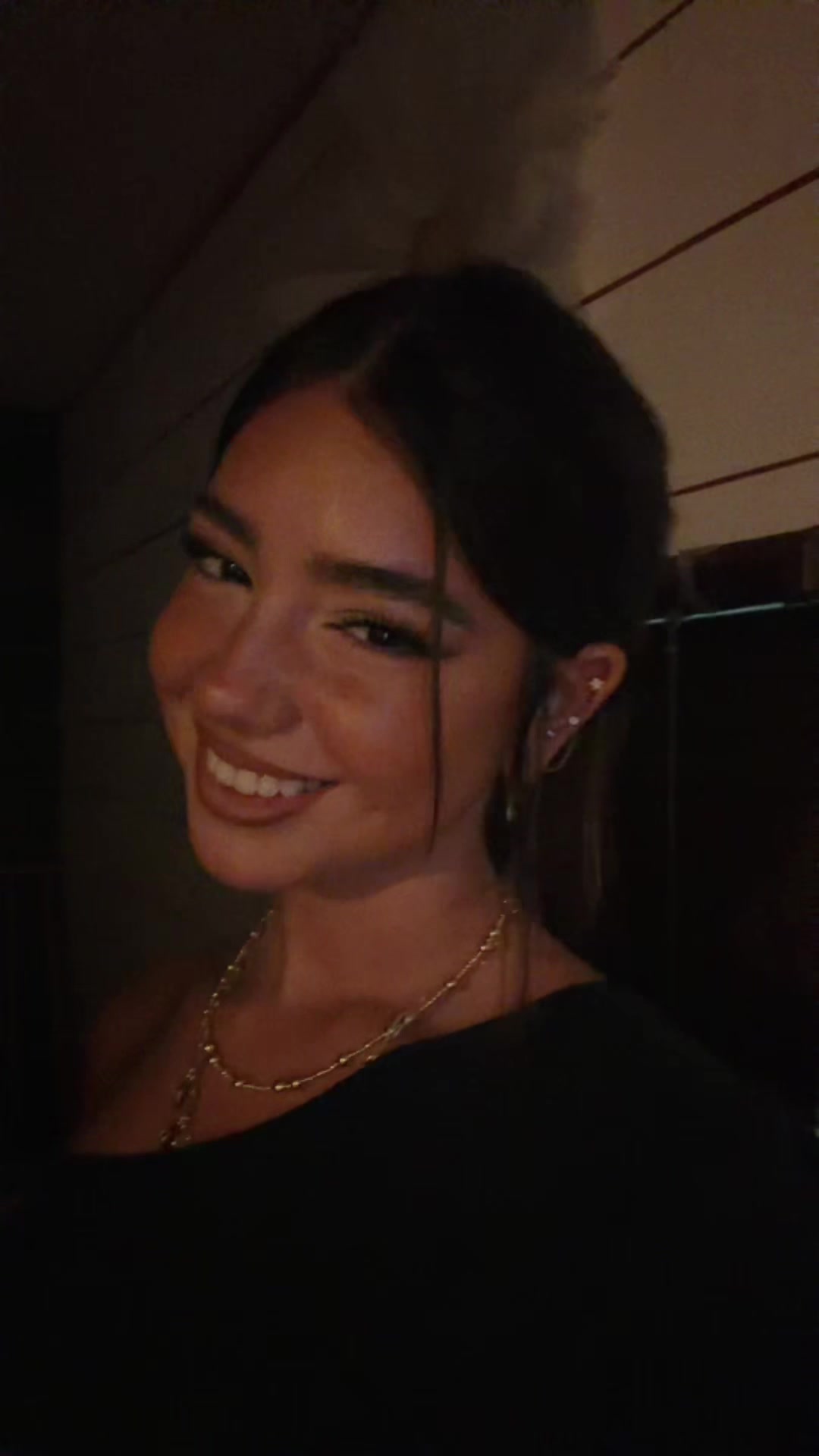 @???