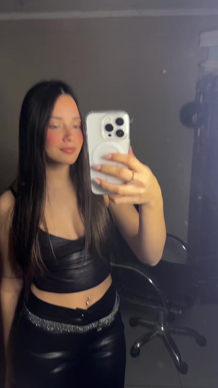@Vickyy