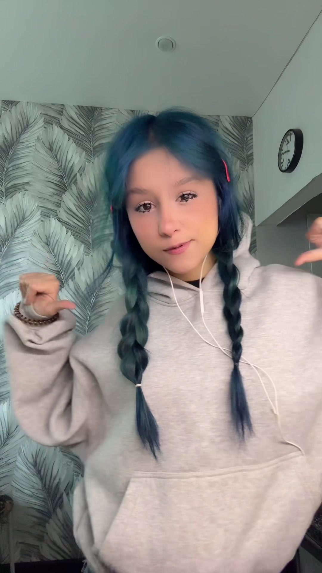 @fiksi._.0