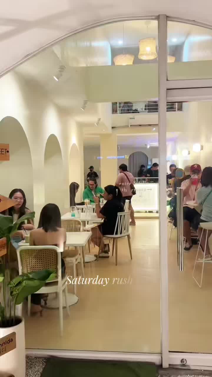 @8 by the Street Caf&eacute;