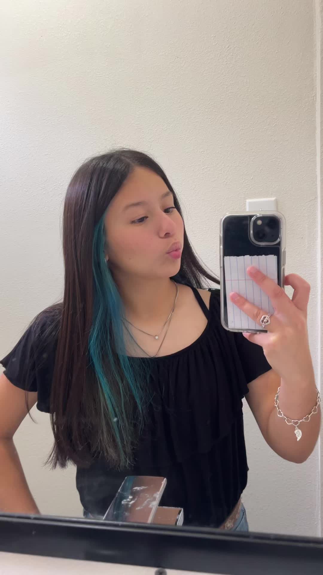 @_amberlyyy