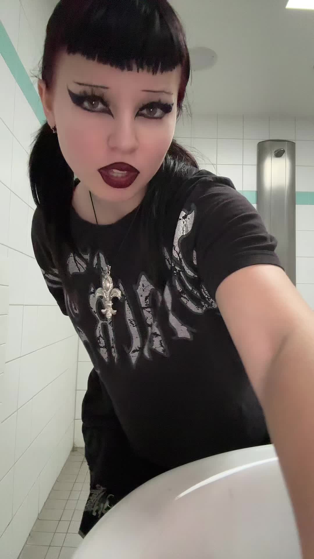 @batsbeneathme
