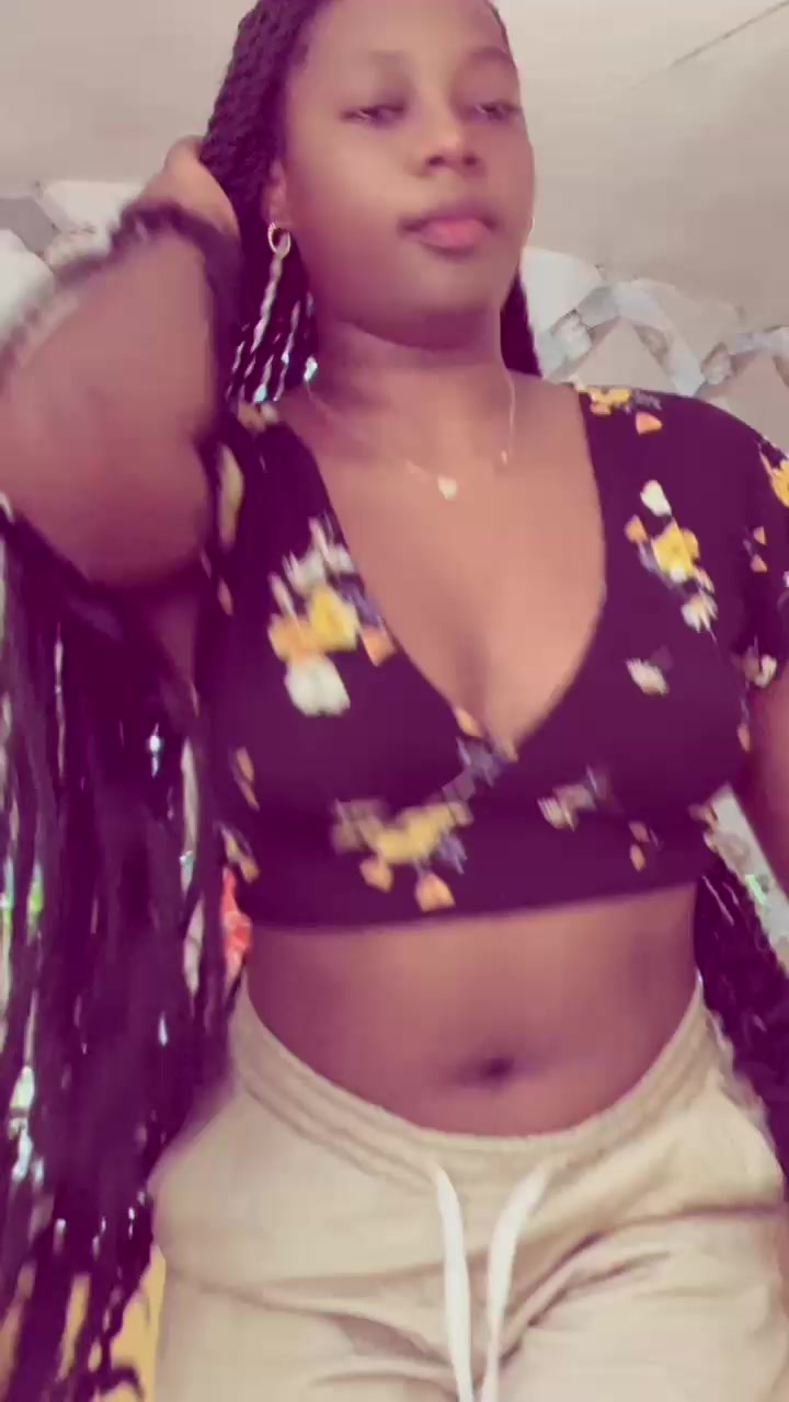 @<<Poup&eacute;e noire 🥺🌹🤎