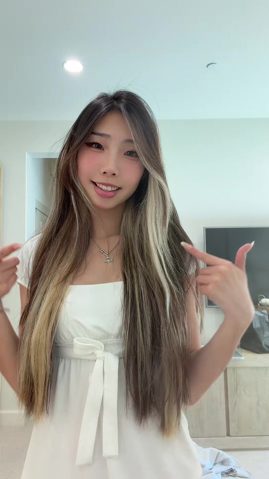 @adri_323_
