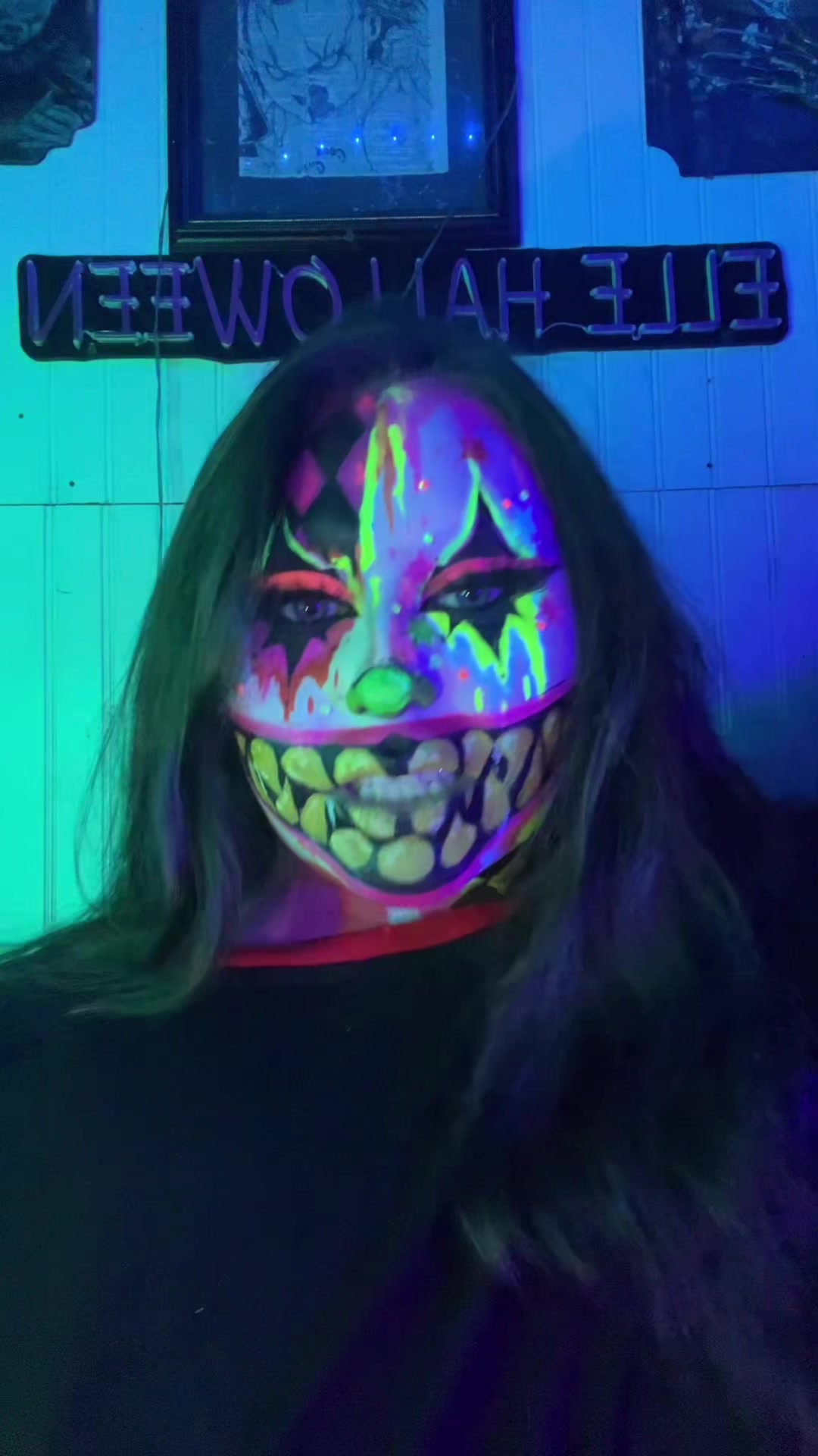 @Ellehalloween
