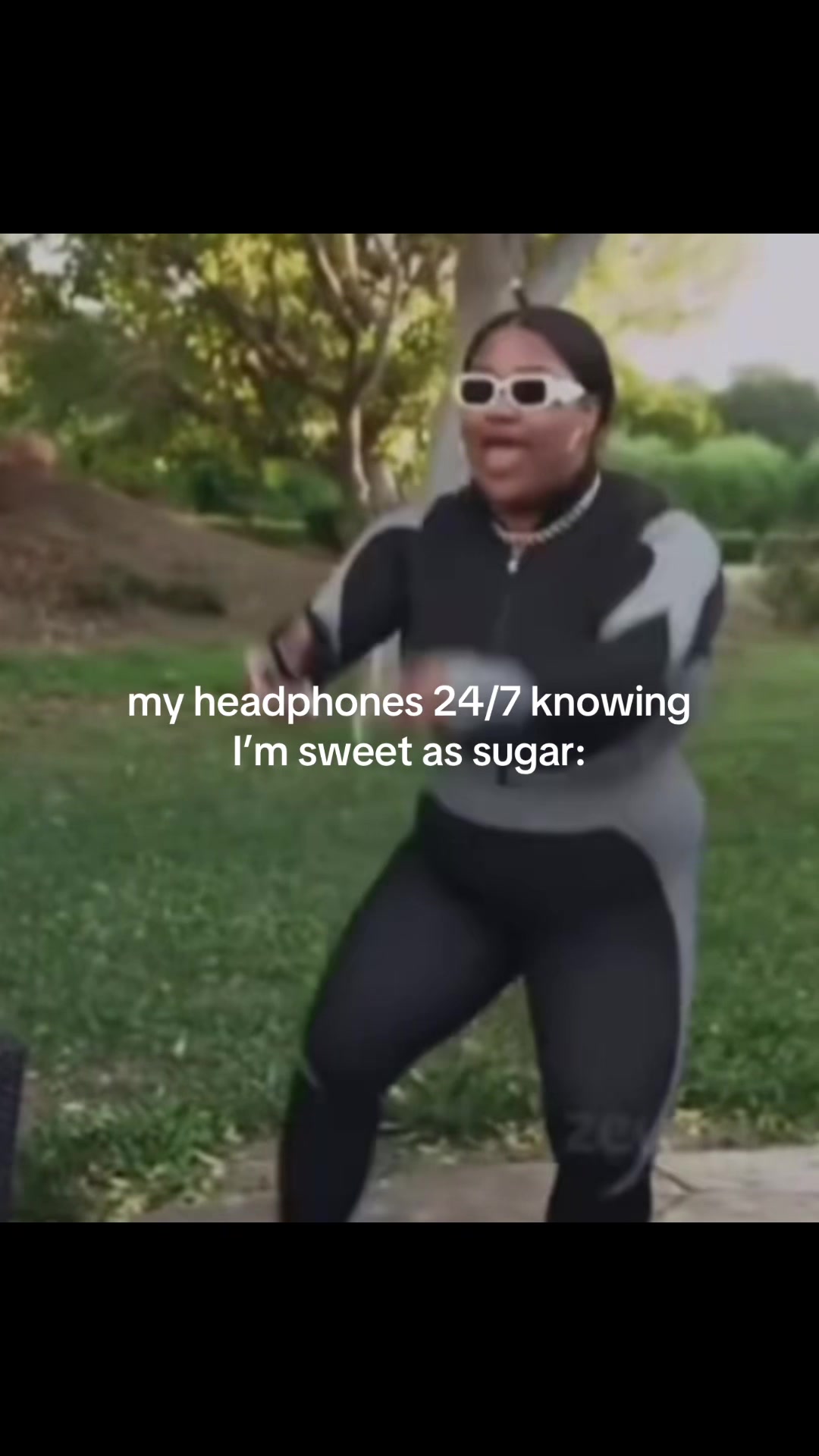 @ツ