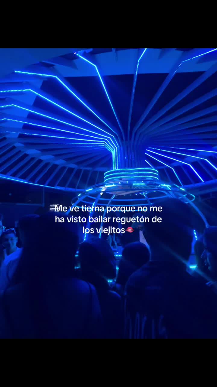 @𝐕🧸