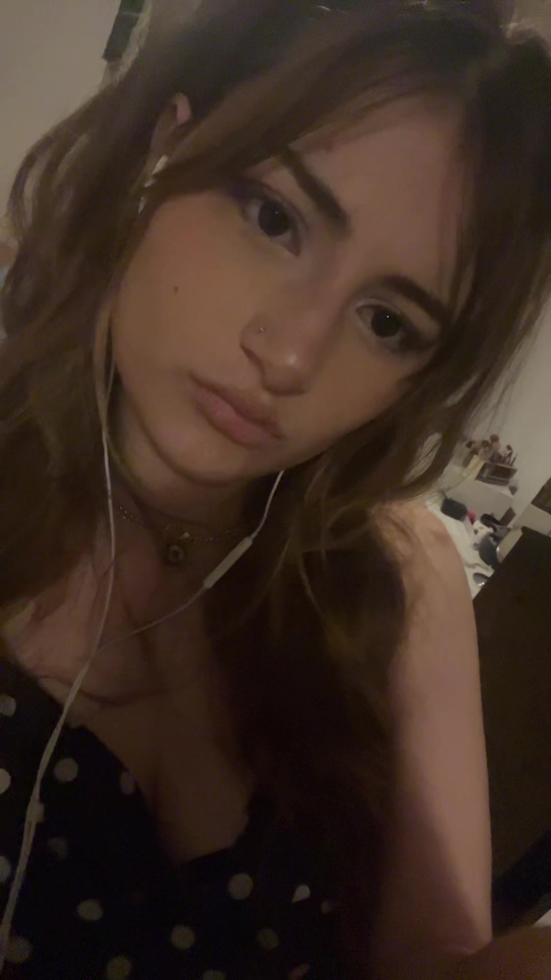 @lara1zel