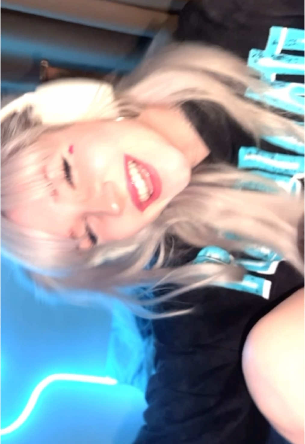 @theellastella